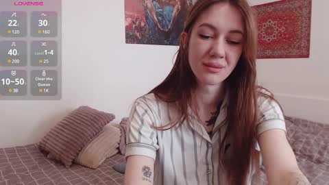 Snapshot of demiamour chatting on February 14, 10:49 am Demi. not your babybabebb and other shit online show from February 14, 10:49 am