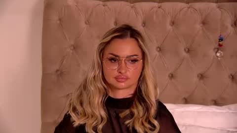 Ela online show from November 3, 12:58 am