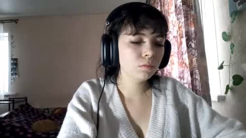 Aki online show from November 19, 7:08 am