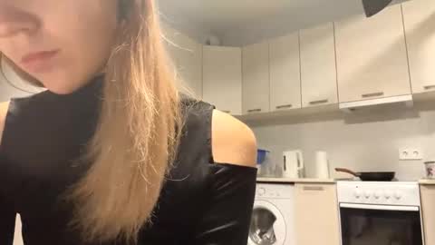 Denni online show from October 18, 3:48 pm