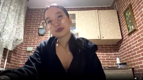 Snapshot of denysebernacchi chatting on October 1, 1:38 pm Emma online show from October 1, 1:38 pm