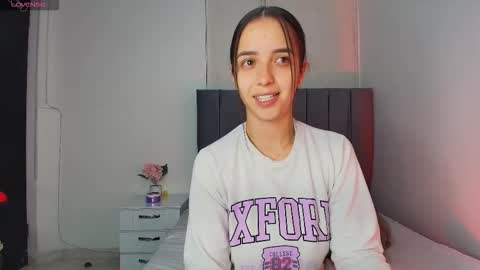 Snapshot of derly_cuervo703031 chatting on October 27, 4:35 pm derly_cuervo703031 online show from October 27, 4:35 pm