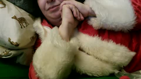 Snapshot of deroseblack chatting on December 19, 11:57 pm deroseblack online show from December 19, 11:57 pm