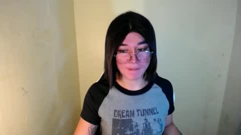 Snapshot of desirable_lorinexx chatting on January 21, 12:04 am LORINE online show from January 21, 12:04 am