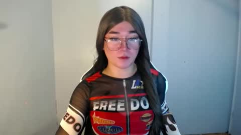 Snapshot of desirable_lorinexx chatting on January 6, 4:36 am LORINE online show from January 6, 4:36 am