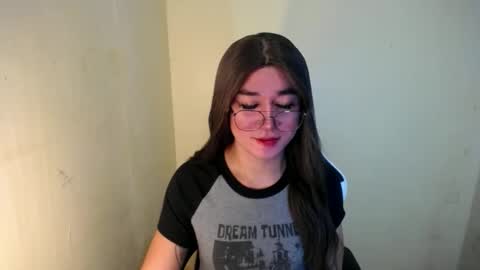 Snapshot of desirable_lorinexx chatting on February 7, 4:35 pm LORINE online show from February 7, 4:35 pm