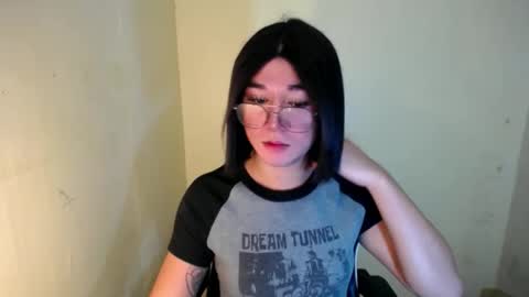 Snapshot of desirable_lorinexx chatting on January 20, 12:04 am LORINE online show from January 20, 12:04 am