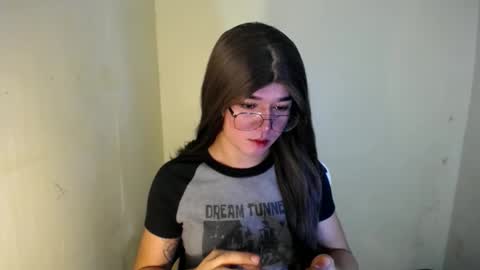 Snapshot of desirable_lorinexx chatting on January 16, 7:10 pm LORINE online show from January 16, 7:10 pm