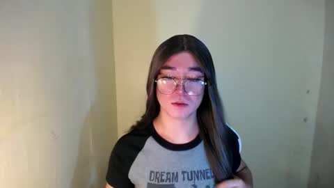 Snapshot of desirable_lorinexx chatting on January 13, 10:03 pm LORINE online show from January 13, 10:03 pm