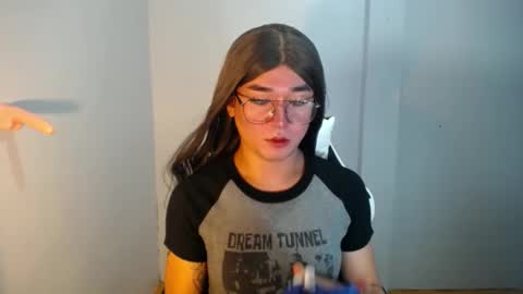Snapshot of desirable_lorinexx chatting on January 4, 4:54 pm LORINE online show from January 4, 4:54 pm