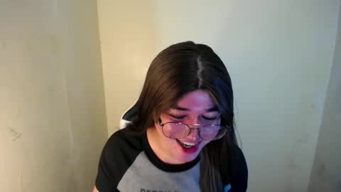 Snapshot of desirable_lorinexx chatting on February 21, 1:55 pm LORINE online show from February 21, 1:55 pm