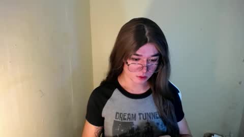 Snapshot of desirable_lorinexx chatting on January 14, 7:11 pm LORINE online show from January 14, 7:11 pm