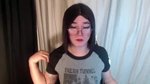 Snapshot of desirable_lorinexx chatting on March 9, 3:01 am LORINE online show from March 9, 3:01 am