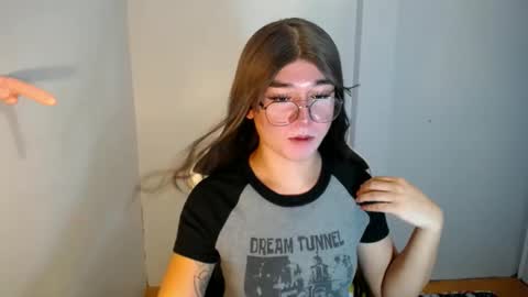 Snapshot of desirable_lorinexx chatting on January 8, 6:20 pm LORINE online show from January 8, 6:20 pm