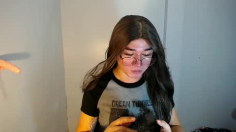Snapshot of desirable_lorinexx chatting on January 11, 7:38 pm LORINE online show from January 11, 7:38 pm