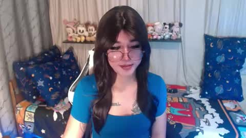 Snapshot of desirable_lorinexx chatting on September 15, 12:19 am LORINE online show from September 15, 12:19 am
