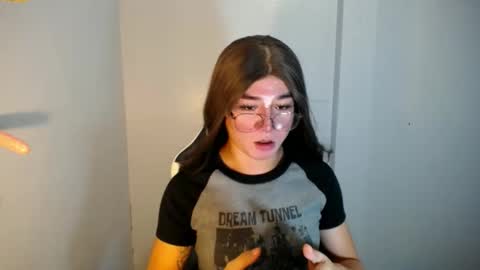 Snapshot of desirable_lorinexx chatting on January 9, 6:47 pm LORINE online show from January 9, 6:47 pm