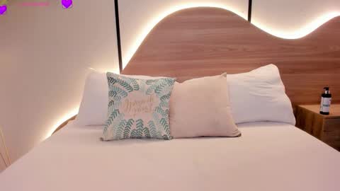 desire online show from December 20, 7:07 pm