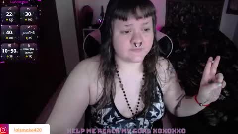 Snapshot of destroyall420 chatting on October 19, 7:10 am Lola Bdsm and fries online show from October 19, 7:10 am