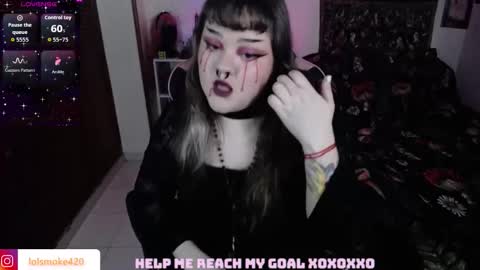 Snapshot of destroyall420 chatting on October 16, 10:45 pm Lola Bdsm and fries online show from October 16, 10:45 pm