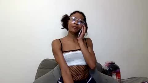 Snapshot of deviantdynasty chatting on September 27, 8:21 am deviantdynasty online show from September 27, 8:21 am