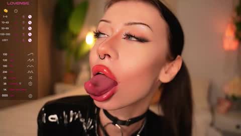 Snapshot of devilss_toy chatting on September 26, 3:53 pm CIBELLE online show from September 26, 3:53 pm
