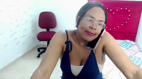 Snapshot of devorasexy2 chatting on February 7, 2:08 am Devora.. online show from February 7, 2:08 am