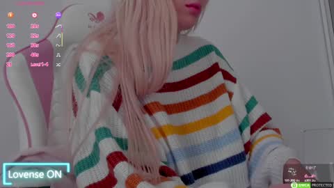 Snapshot of diamond_ava_ chatting on February 24, 6:47 am Thea online show from February 24, 6:47 am