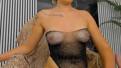 Snapshot of diamond_ava_ chatting on September 23, 8:18 pm Thea online show from September 23, 8:18 pm