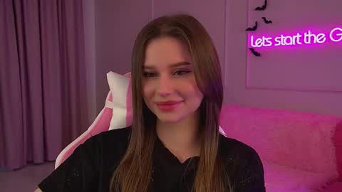Snapshot of dianabecker chatting on October 15, 11:24 am Diana online show from October 15, 11:24 am