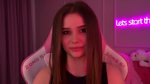 Snapshot of dianabecker chatting on February 5, 9:40 pm Diana online show from February 5, 9:40 pm