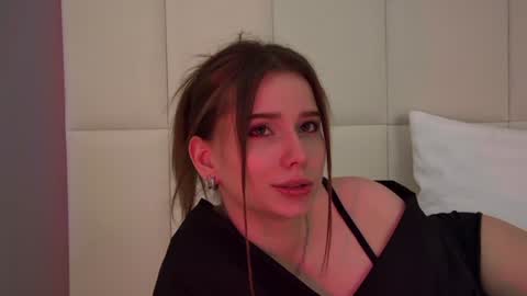 Snapshot of dianabecker chatting on February 5, 4:37 am Diana online show from February 5, 4:37 am