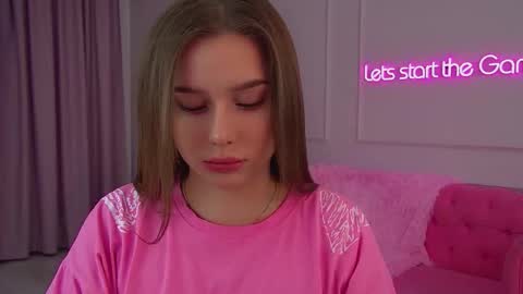 Snapshot of dianabecker chatting on September 13, 6:49 pm Diana online show from September 13, 6:49 pm