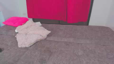 diavalo online show from November 21, 6:15 am