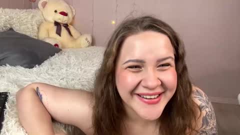 Snapshot of dibelass chatting on October 7, 8:19 am Dibellass online show from October 7, 8:19 am