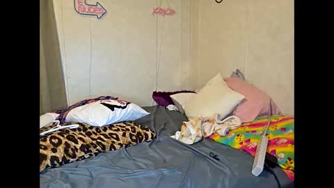 Sofie online show from April 15, 8:04 am