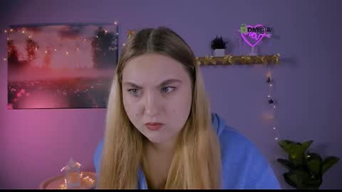 dina_bloom online show from December 19, 9:34 am