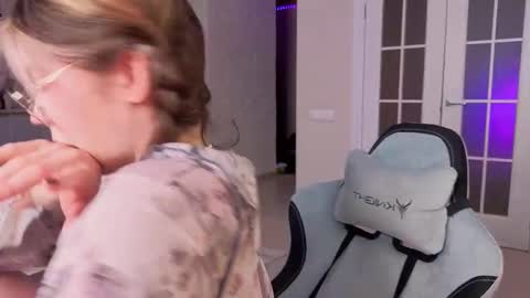 Diana online show from March 23, 2:18 am