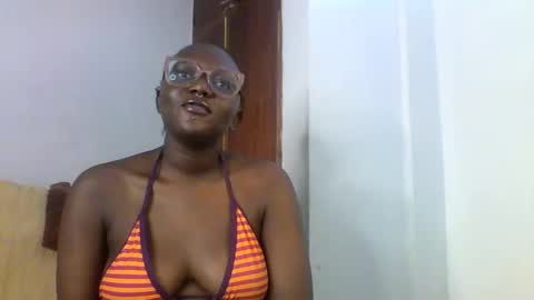 ELLE online show from December 16, 4:40 am