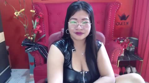 LatexQueen online show from February 15, 2:15 am