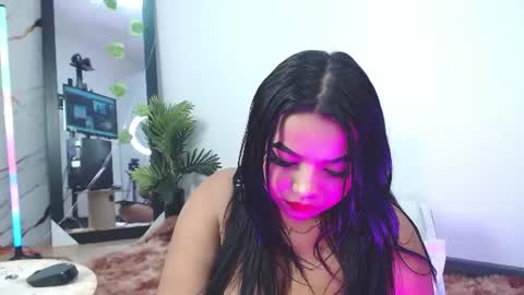 disyamil_pineda online show from June 12, 3:47 am