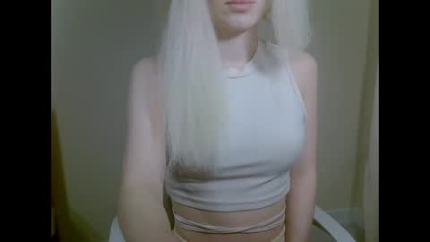 DitaMilton online show from October 16, 8:55 pm