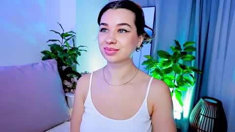 Tia online show from February 4, 3:53 am