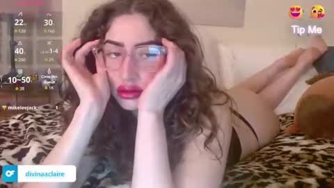 Divina Claire    online show from November 15, 12:55 am