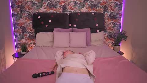 DivineJasss online show from February 19, 11:14 pm