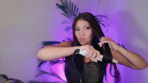 DivineLynn online show from May 6, 2:32 pm