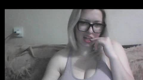 dolce_tempt online show from February 22, 1:01 pm