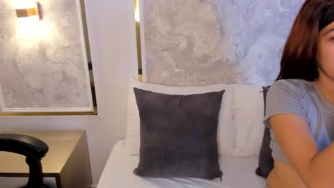 D  online show from December 2, 2:13 am