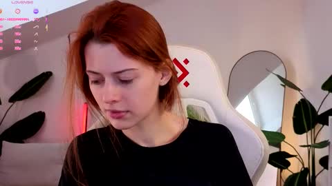 Your doll Lesli online show from December 3, 9:44 am