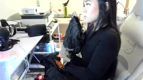 DOLLLFACE online show from March 17, 1:42 am